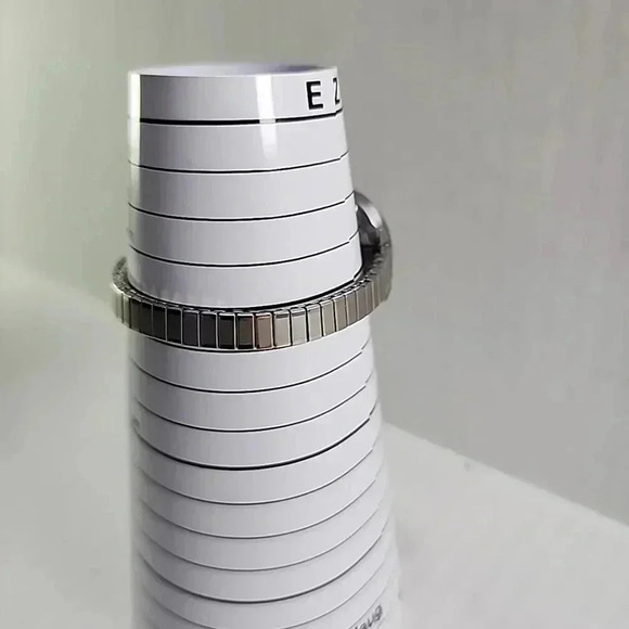 Womens Columbia Sports Watch 26mm Silver Tone Stretch Band Date 50M New Battery - Picture 10 of 14